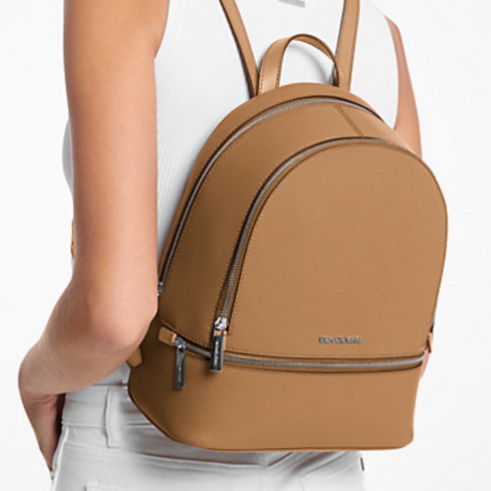 MICHAEL KORS Rhea Medium Pebbled Leather Zip Backpack
PEANUT
NWT MK - Picture 3 of 16